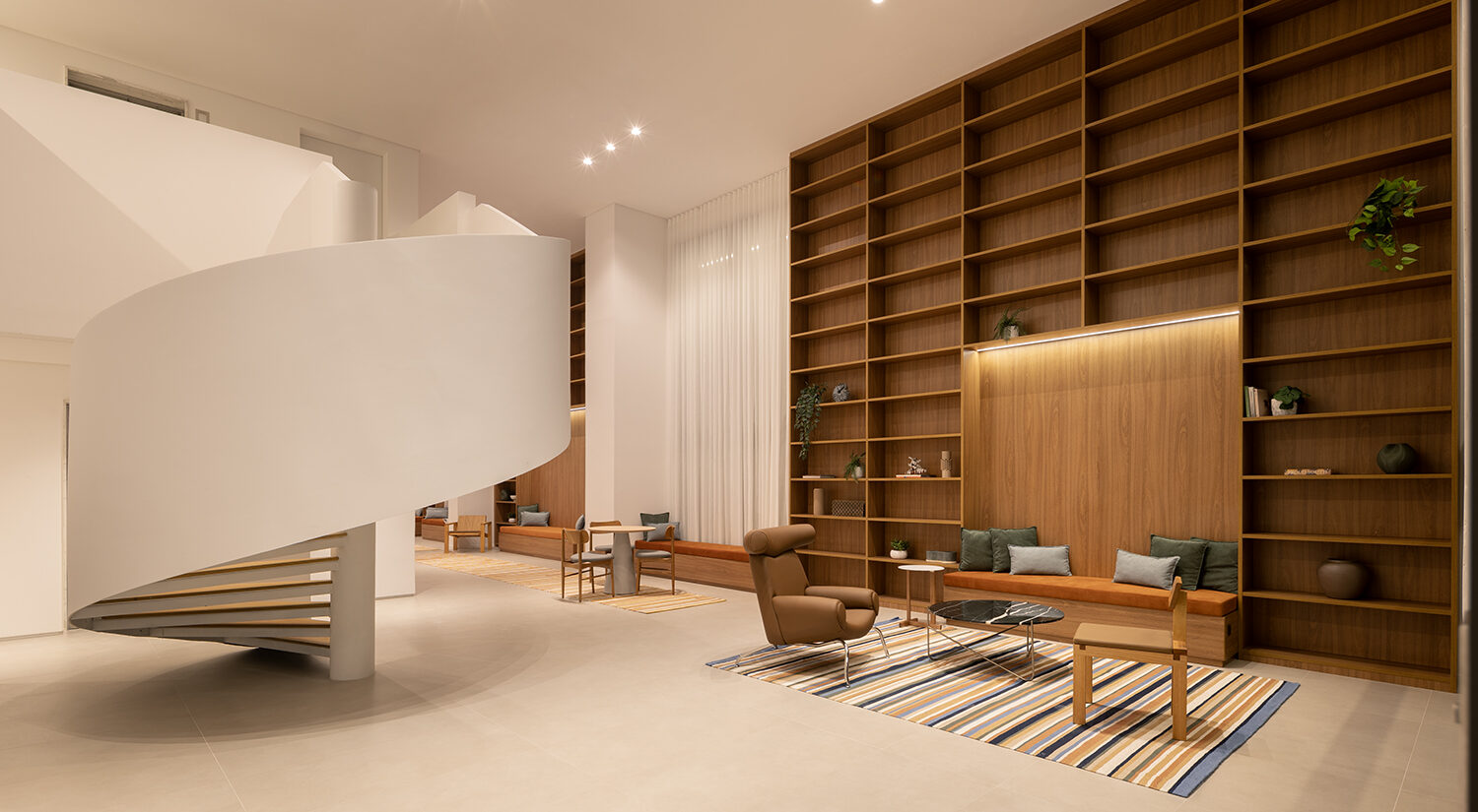 Móveis assinados por profissionais renomados: design que valoriza os ambientes