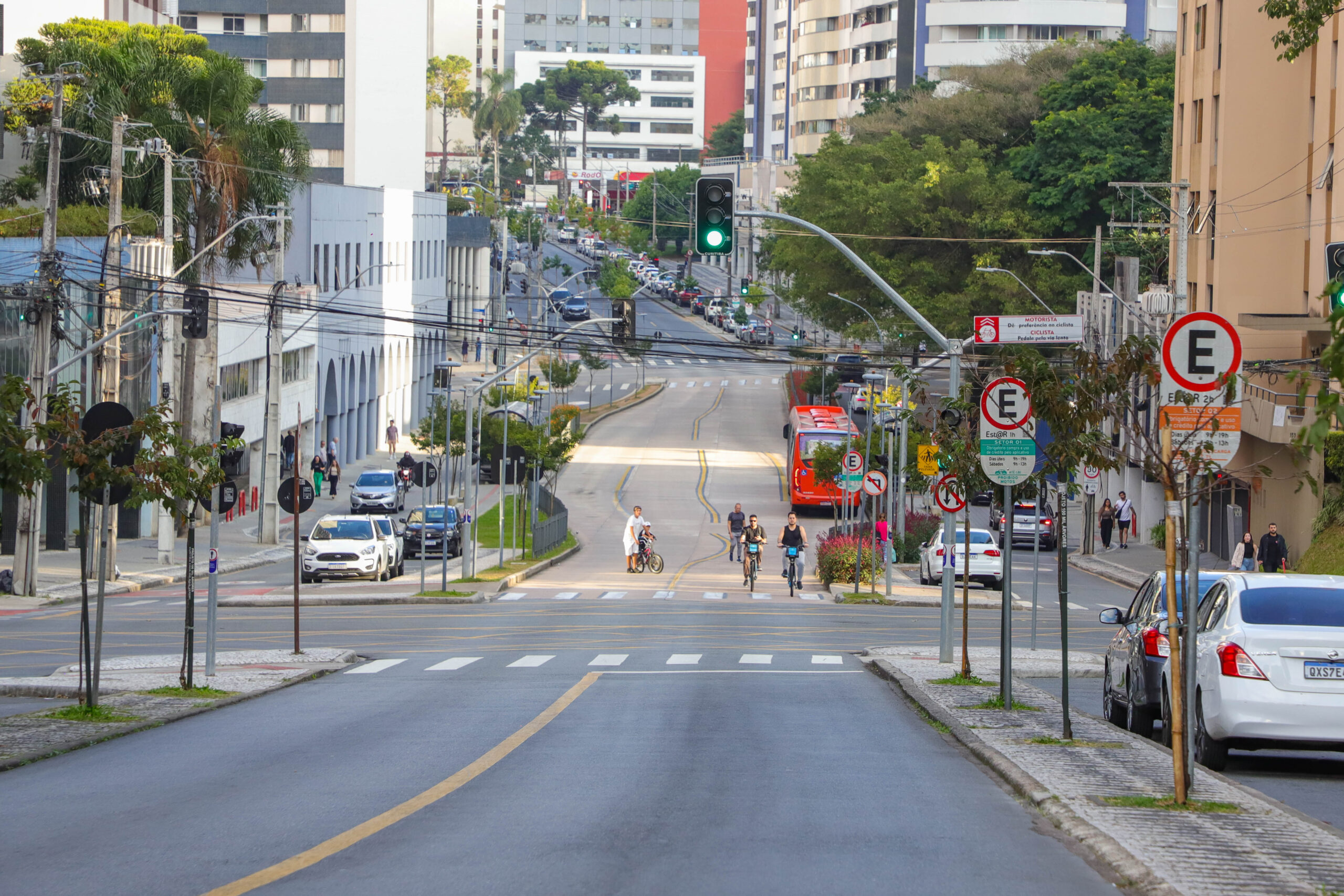 Quais são os bairros valorizados de Curitiba?